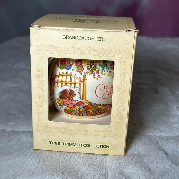 Vintage Hallmark Ornament for Granddaughter Christmas Unbreakable Satin 1980 - Picture 2 of 9